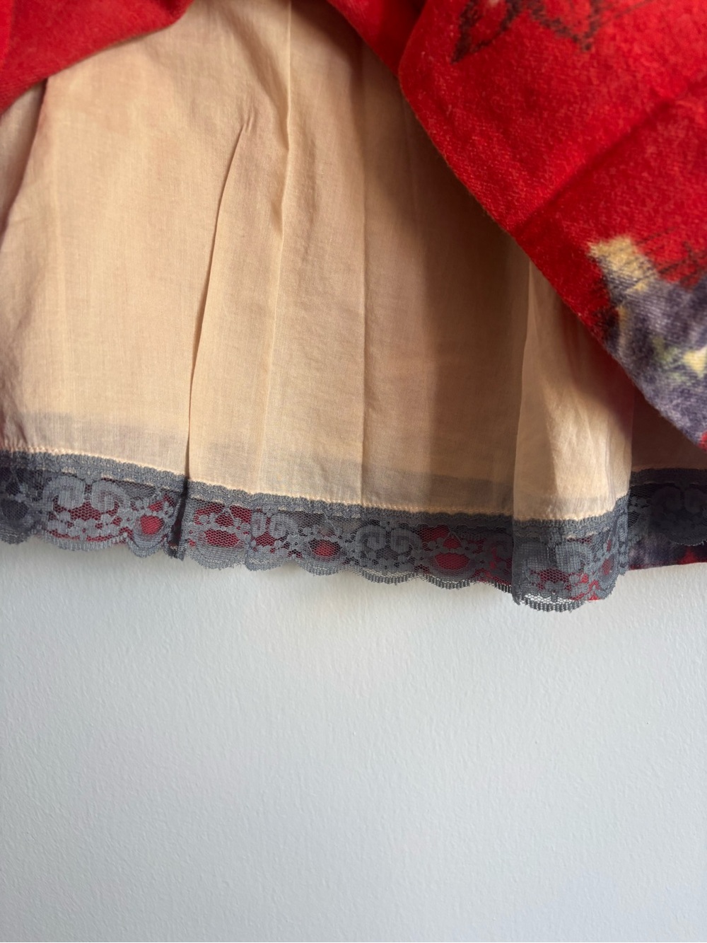 Odille Anthropology Red Floral pleated Wool Skirt size 2 - Picture 6 of 8